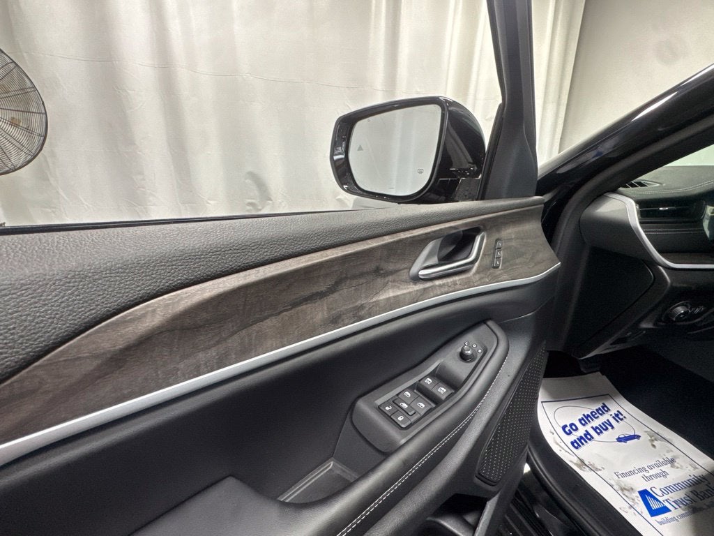 2027 Jeep Grand Cherokee Limited