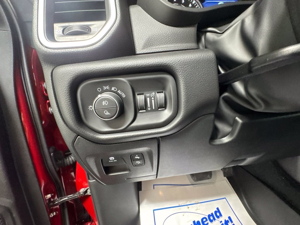 2027 RAM 1500 Big Horn/Lone Star