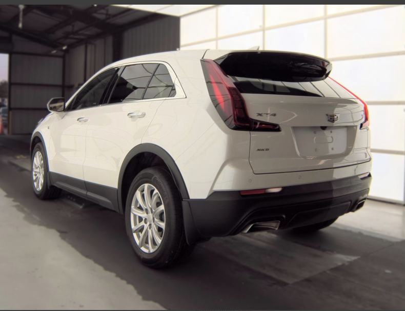 2023 Cadillac XT4 AWD Luxury