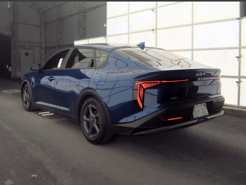 2026 Kia K4 LXS