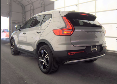 2023 Volvo XC40 B5 Plus Bright Theme