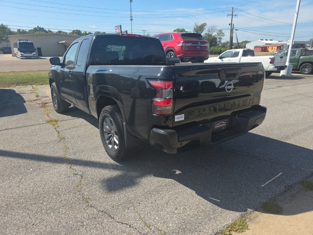2025 Nissan Frontier King Cab® SV