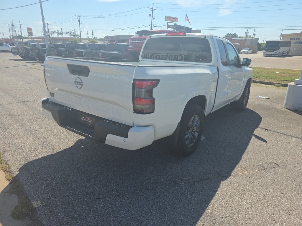 2025 Nissan Frontier King Cab® SV