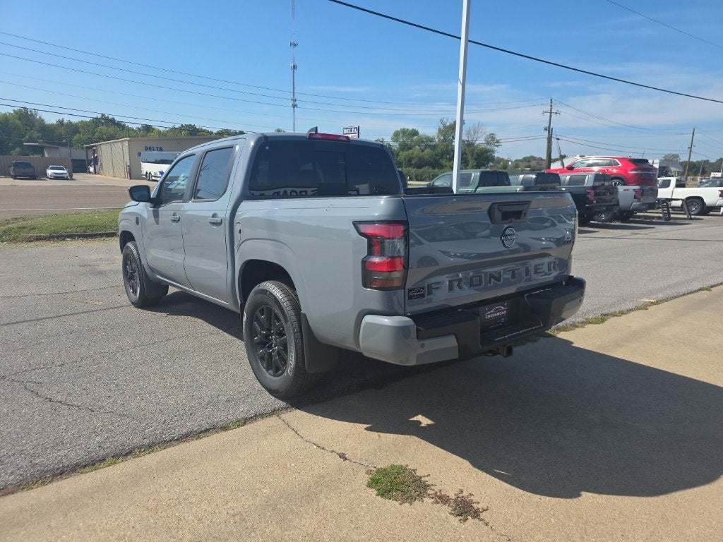 2026 Nissan Frontier Crew Cab SV